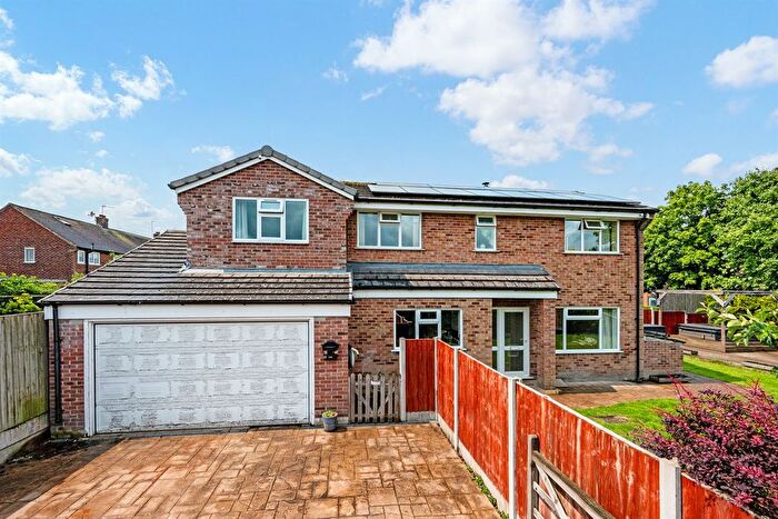 4 Bedroom Semi-Detached House For Sale In Robin Lane, Chelford, SK11