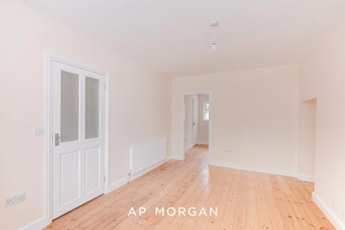 3 Bedroom Terraced House For Sale In Alvechurch Road, Birmingham, West Midlands, B31
