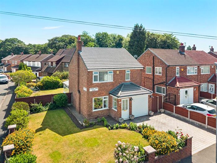 3 Bedroom Detached House For Sale In Cherry Tree Road, Manchester, M23