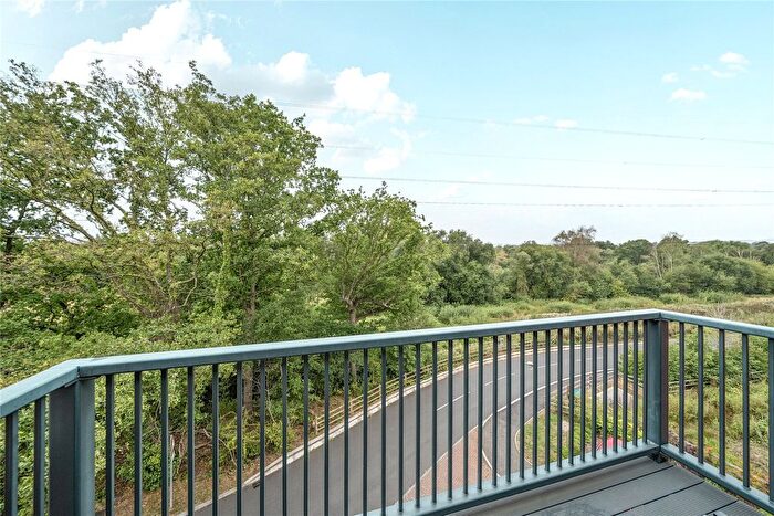 2 Bedroom Flat For Sale In Chertsey, Surrey, KT16