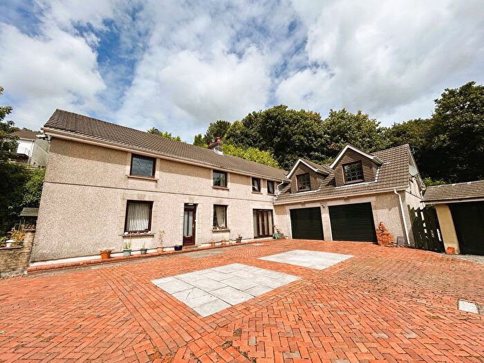 4 Bedroom Detached House For Sale In Trewyddfa Road, Morriston, Swansea, West Glamorgan, SA6