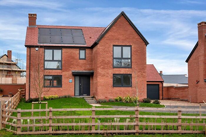 4 Bedroom Detached House For Sale In Stanion Road, Brigstock, Kettering, NN14