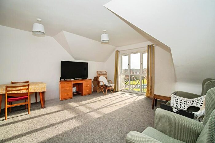 1 Bedroom Flat For Sale In Holzwickede Court, Weymouth, DT3