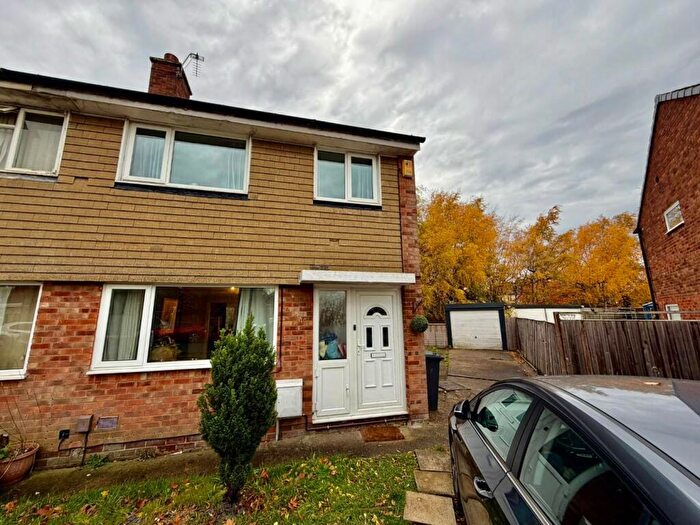 3 Bedroom Semi Detached House To Rent In Sunningdale Drive, Alwoodley, Leeds, LS17