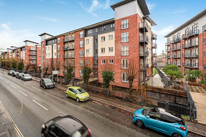 3 Bedroom Flat For Sale In New North Road, Exeter, EX4