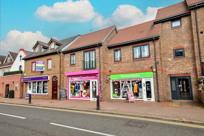 1 Bedroom Flat To Rent In The Broadway, Farnham Common, Farnham Common, SL2