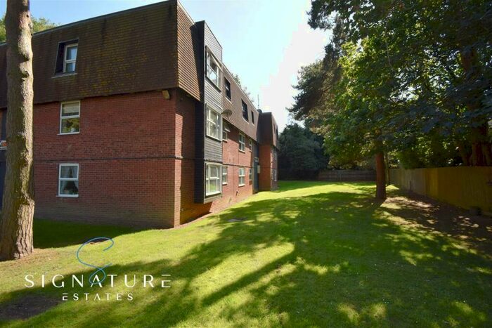 1 Bedroom Apartment To Rent In Windsor Close, Bovingdon, Hemel Hempstead, HP3