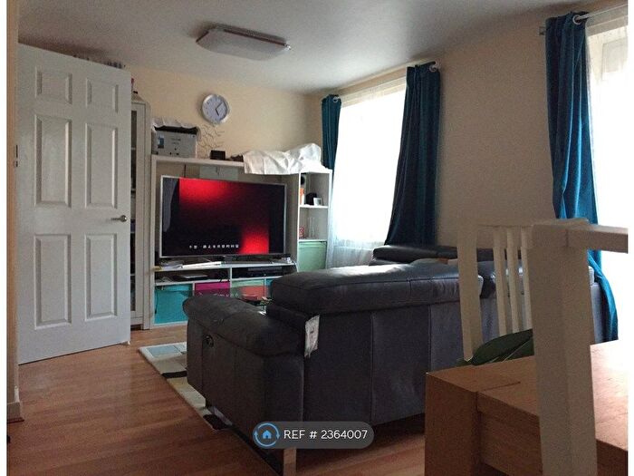 2 Bedroom Flat To Rent In Navigation House, Tonbridge, TN9