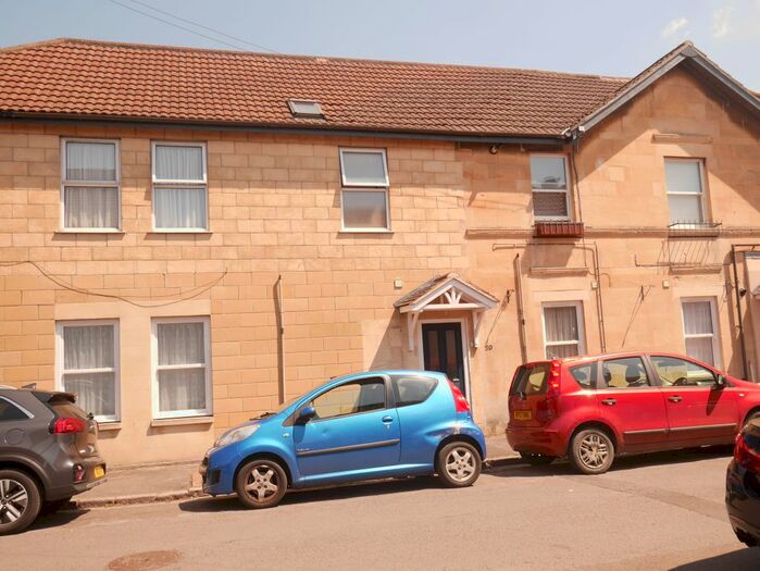 3 Bedroom Flat To Rent In Baker Street, Weston-Super-Mare, BS23