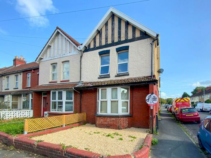 3 Bedroom Maisonette To Rent In Cook Street, Avonmouth, Bristol, BS11