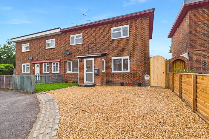 3 Bedroom Semi-Detached House For Sale In The Close, Burghfield Common, Reading, Berkshire, RG7
