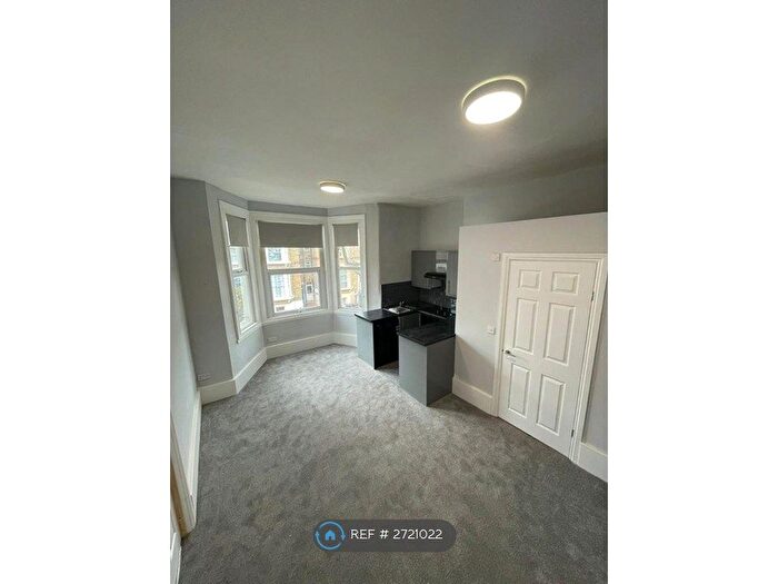 1 Bedroom Flat To Rent In Osbaldeston Road, London, N16