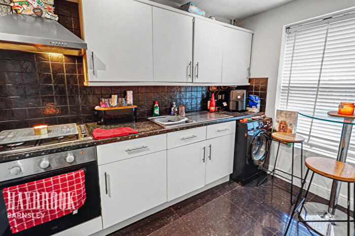 3 Bedroom Town House For Sale In Town Lands Close, Wombwell, S73