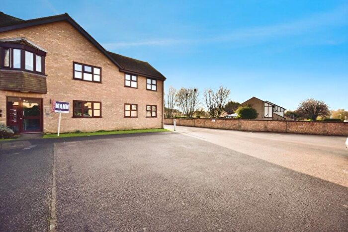 1 Bedroom Flat For Sale In Gentian Close, Weavering, Maidstone, Kent, ME14