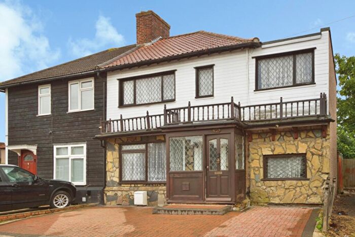 4 Bedroom Semi-Detached House For Sale In Holgate Road, Dagenham, Essex, RM10
