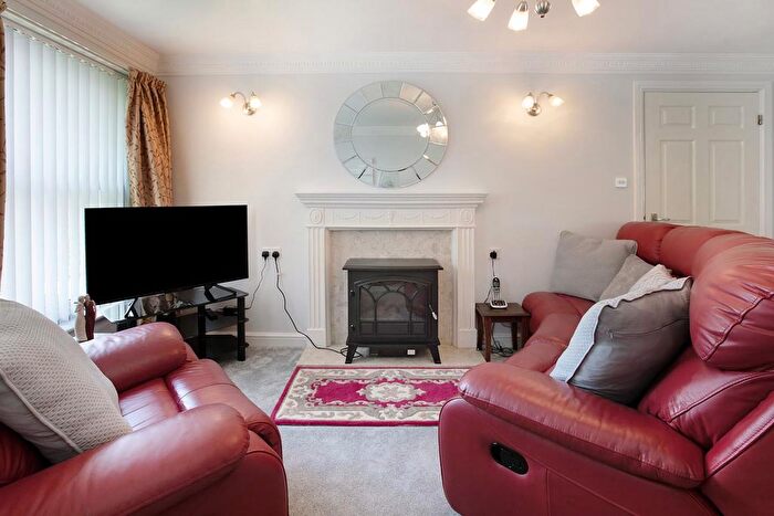 1 Bedroom Flat For Sale In Marine Parade, Shaldon, Teignmouth, TQ14