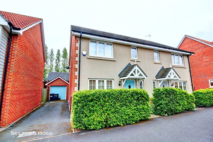 3 Bedroom Semi Detached House For Sale In Cartmel Road, Daventry, NN11