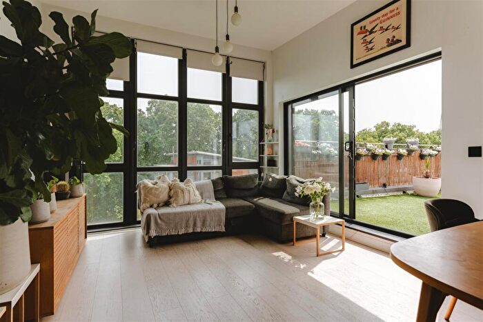 3 Bedroom Apartment For Sale In Harry Zeital Way, Hackney, E5