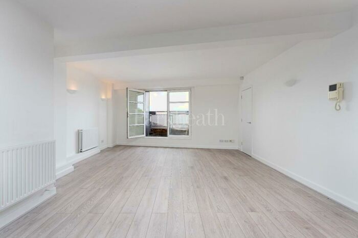 2 Bedroom Flat To Rent In Grafton Yard, Kentish Town, NW5
