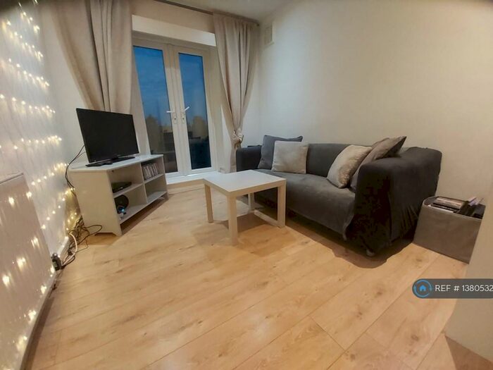 4 Bedroom Maisonette To Rent In Wilton Road, London, N10