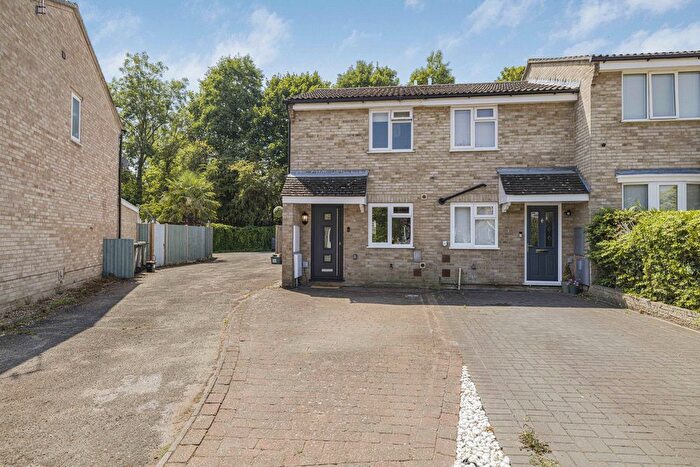 2 Bedroom Semi Detached House For Sale In Roundhay, West Malling, ME19