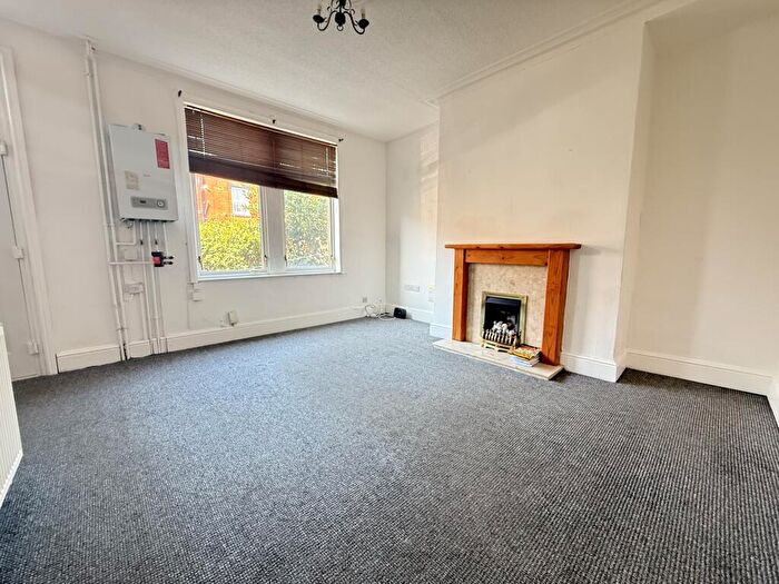 2 Bedroom House To Rent In Longroyd Street, Leeds, LS11