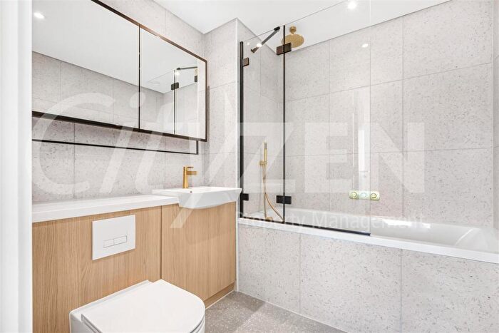 1 Bedroom Flat To Rent In Bouchon Point, Cendal Crescent, London, E1