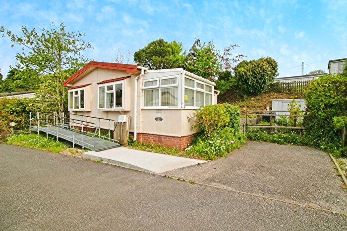 2 Bedroom Property For Sale In Lansdowne Park Homes, Wheal Rose, Redruth, Cornwall, TR16