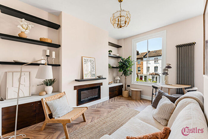 1 Bedroom Flat For Sale In Colvestone Crescent, Hackney, London, E8