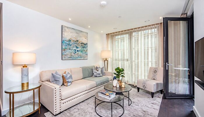 2 Bedroom Flat To Rent In Thornes House, London, SW11