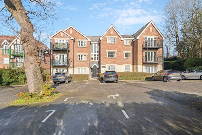 2 Bedroom Flat For Sale In High Oaks, Eastbury Avenue, Northwood, HA6