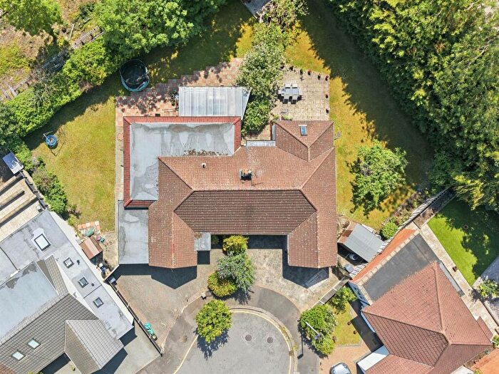 4 Bedroom Semi-Detached House For Sale In Grosvenor Gardens, Woodford Green, IG8
