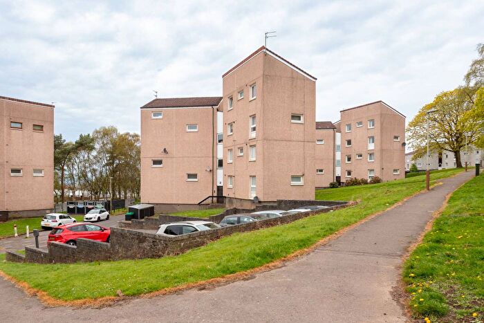 2 Bedroom Maisonette For Sale In Yarrow Terrace, Dundee, Angus, DD2
