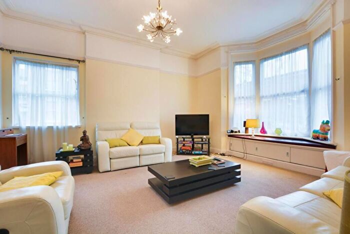 6 Bedroom Semi-Detached House To Rent In Seymour Street, Leicester, LE2