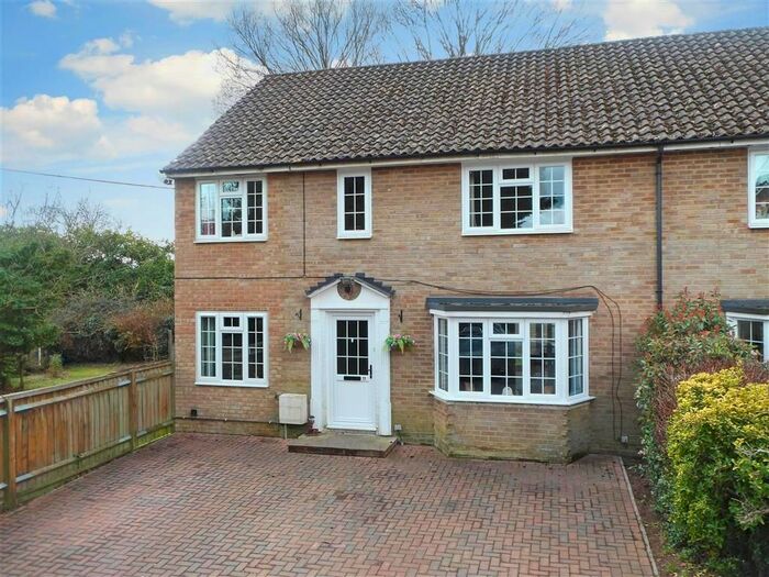 4 Bedroom Semi-Detached House For Sale In Churchfield, Fittleworth, West Sussex, RH20