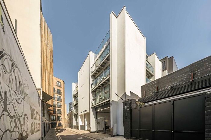 3 Bedroom Flat To Rent In Dereham Place, Shoreditch, EC2A