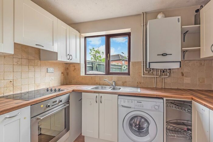 3 Bedroom Semi-Detached House To Rent In Didcot, Oxfordshire, OX11