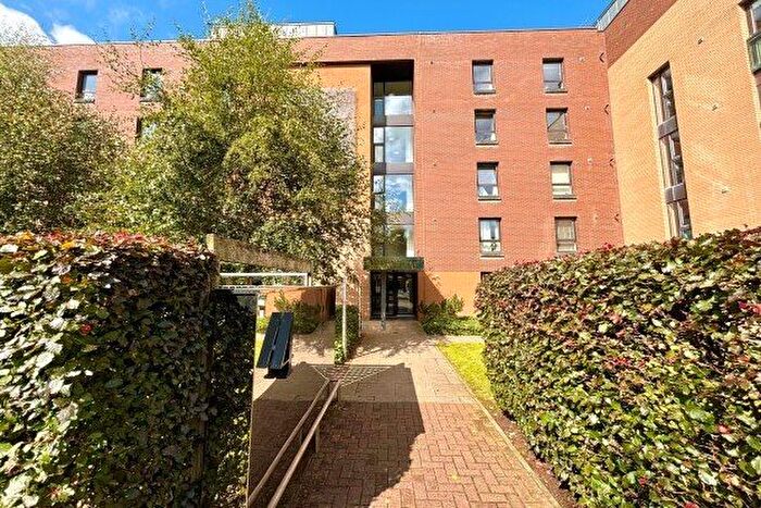2 Bedroom Flat To Rent In Haggs Gate, Glasgow, G41