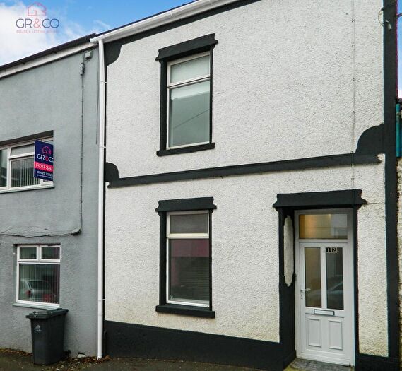 3 Bedroom End Of Terrace House For Sale In Market Street, Tredegar, NP22
