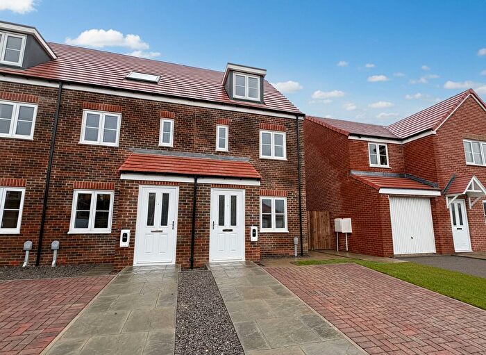 3 Bedroom Semi-Detached House To Rent In South Pastures, Gateshead, NE10