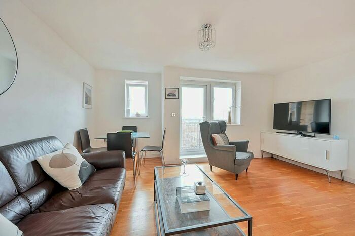 1 Bedroom Flat To Rent In Pershore House, Ealing, London, W13