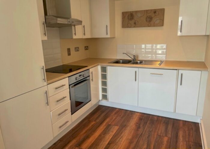 2 Bedroom Maisonette To Rent In Castle Street, Swansea, SA1