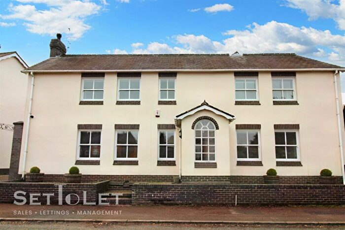 4 Bedroom Detached House To Rent In London Road, Great Glen, LE8