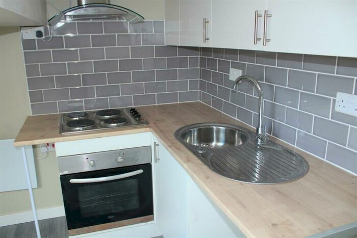 Studio To Rent In Rood End Road, Oldbury, B68