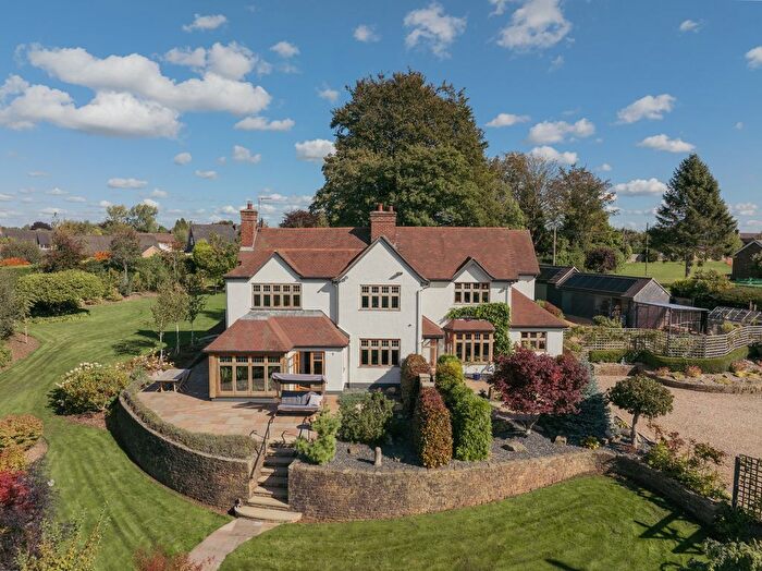 4 Bedroom Detached House For Sale In Seabridge Lane Newcastle, Staffordshire, ST5