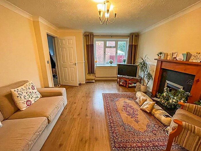 3 Bedroom Semi-Detached House To Rent In Colindale Gardens, Nuthall, NG16
