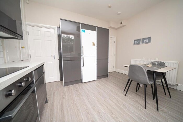 5 Bedroom Semi-Detached House To Rent In Upper Hanover Street, Sheffield, S3