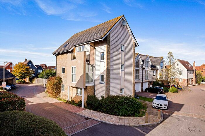 2 Bedroom Flat To Rent In Paxton Avenue, Hawkinge, Folkestone, CT18