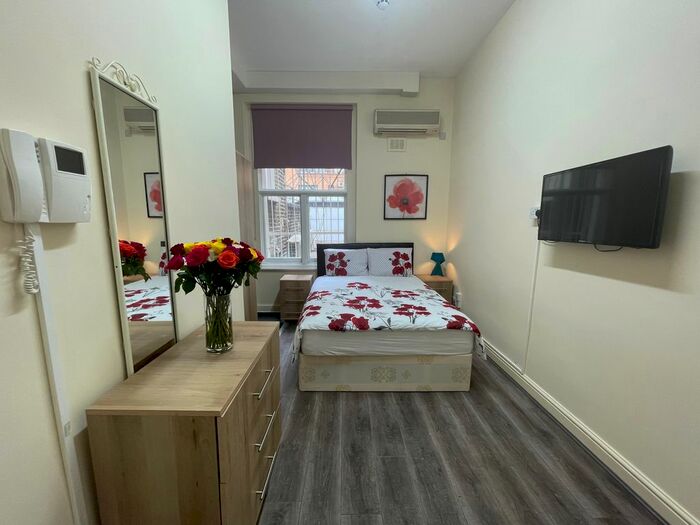Studio To Rent In Cromwell Road, London, SW7
