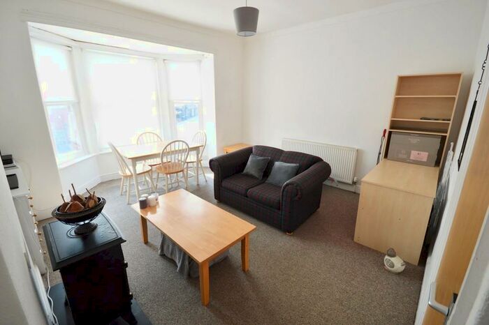 1 Bedroom Flat To Rent In Highbury Road, Meanwood, Leeds, West Yorkshire, LS6